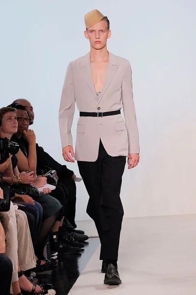 Look 2